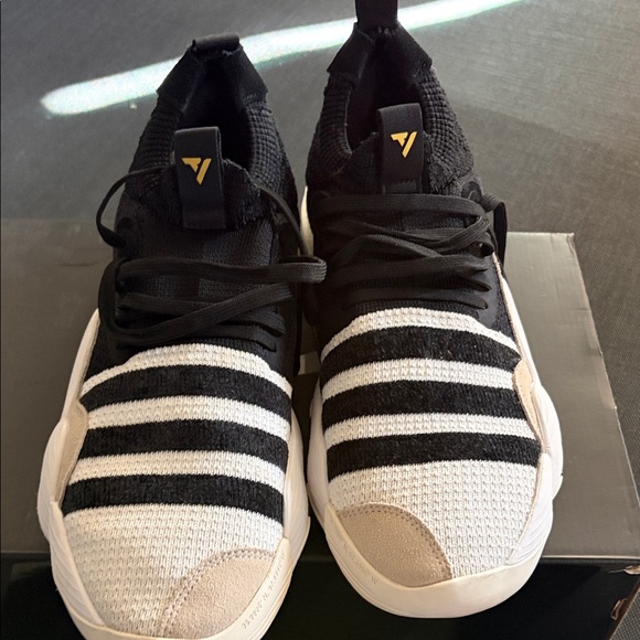 Trae Young Adidas Men's Black, White, and Tan Sneakers - Picture 2 of 3